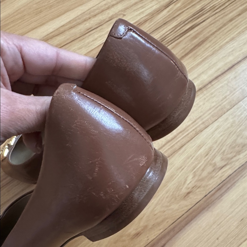 Tory Burch Raleigh Flat, gold logo leather sole - Picture 6 of 9